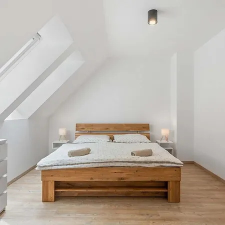 Apartament Pod Korunami *