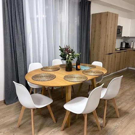 Pod Korunami Apartament *